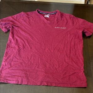 Under Armour Men’s Heathered Red V-Neck Short Sleeve Tee